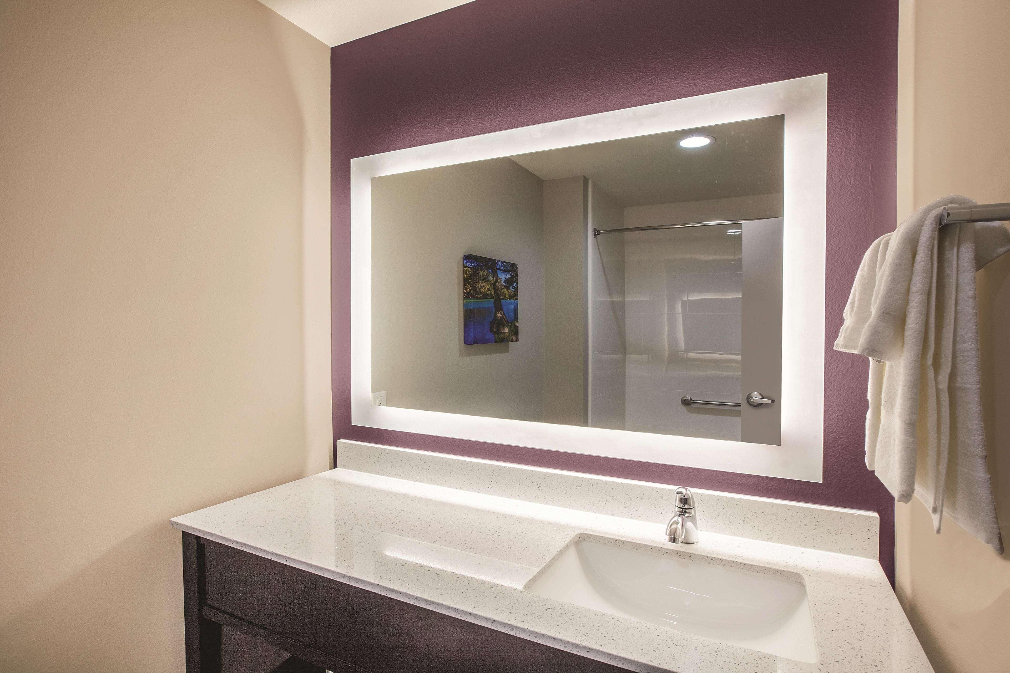 La Quinta By Wyndham Dallas Northeast-Arboretum Garland Eksteriør billede