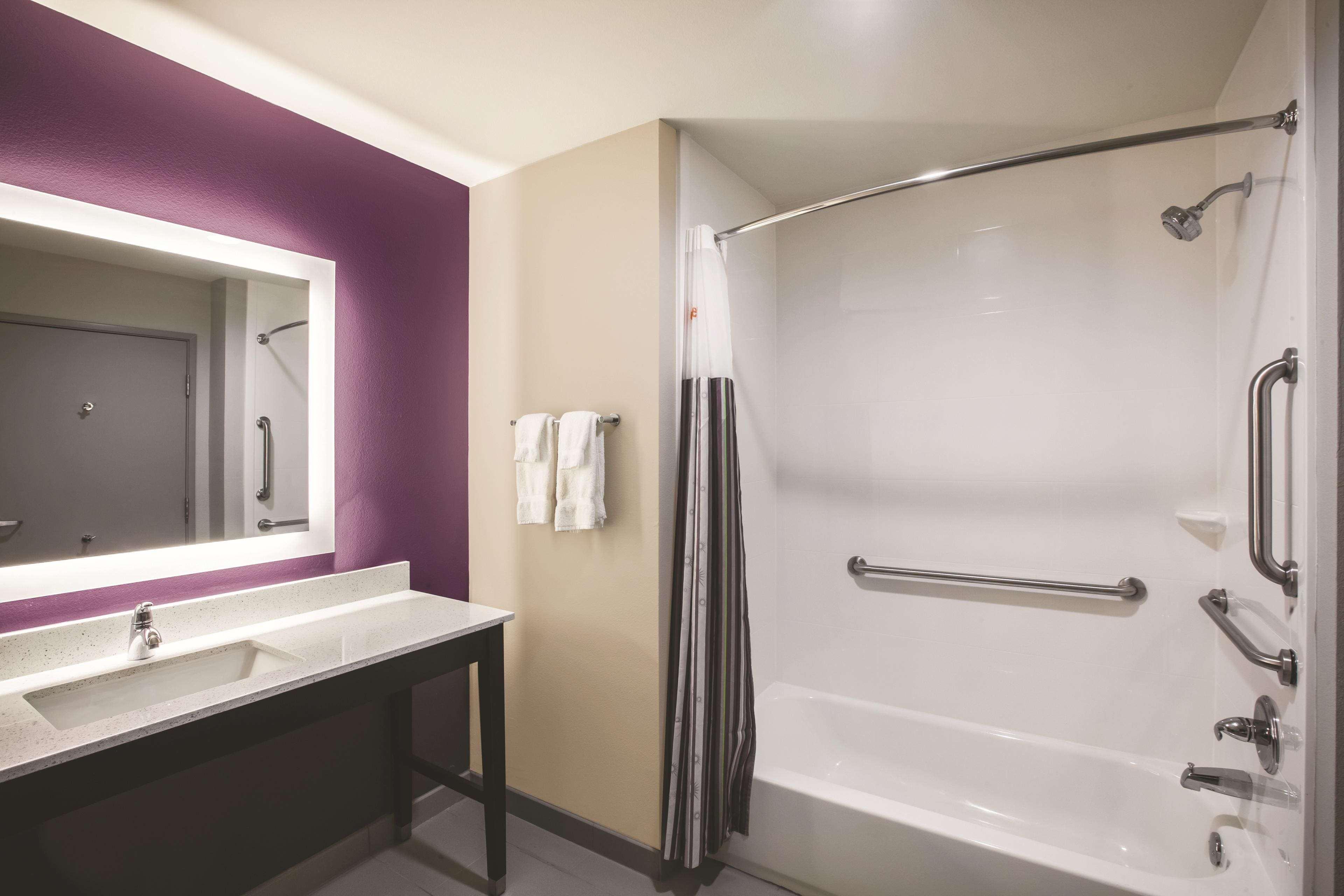 La Quinta By Wyndham Dallas Northeast-Arboretum Garland Eksteriør billede